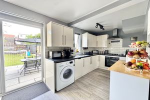Kitchen- click for photo gallery